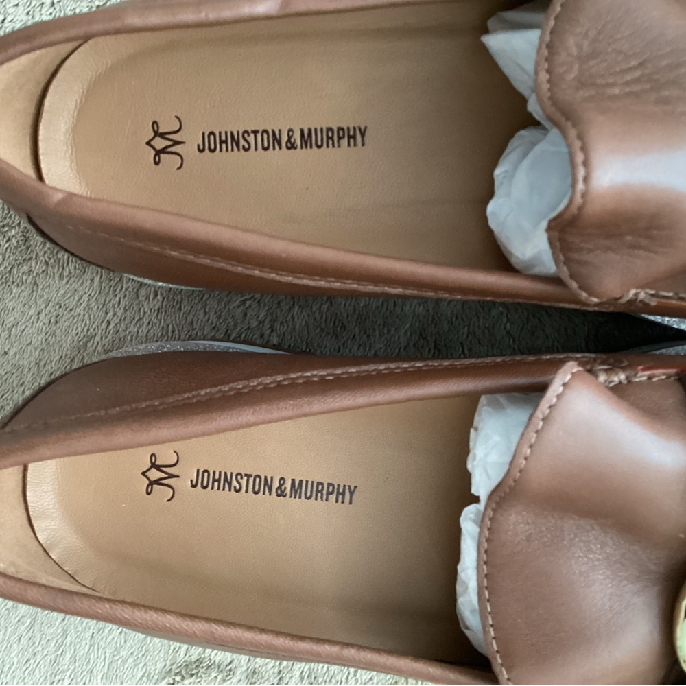 Johnston & Muephy 1.75-inch platform shoes. Brown color.